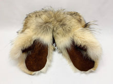 Load image into Gallery viewer, Wolf Fur Mitts - Canadian Expedition Men&#39;s Mitts